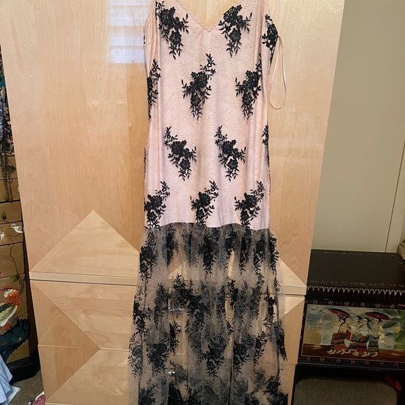 Anthropologie Black and Cream Lace Maxi Dress - Picture 2 of 6